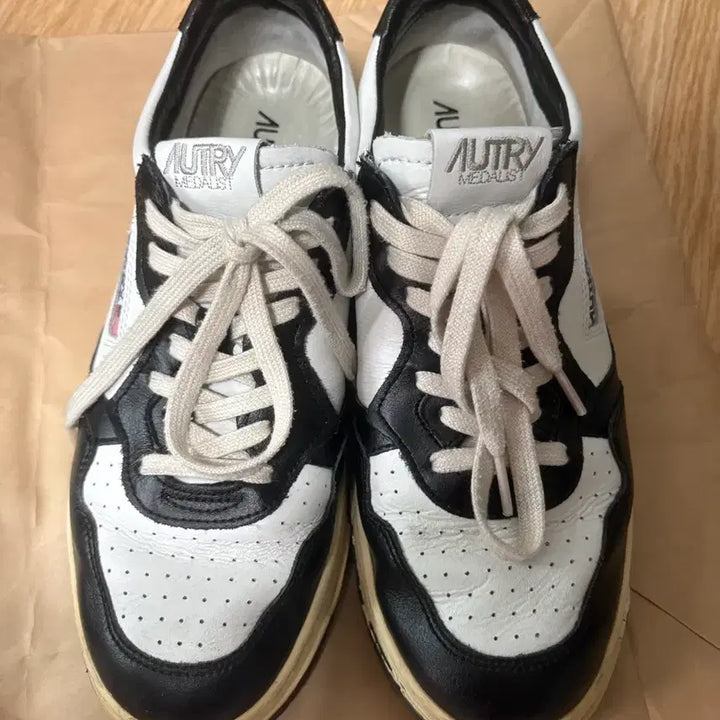 [BUNJANG] Autry "Orca" Sneaker Size 290 / 오트리 범고래 290