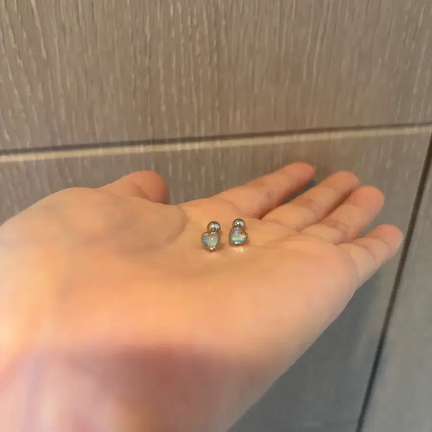 [SOLD OUT] 루미에르 하트 오팔 피어싱(미착용)