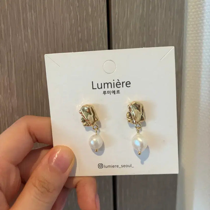 [SOLD OUT] Lumiere 진주 드롭 귀걸이