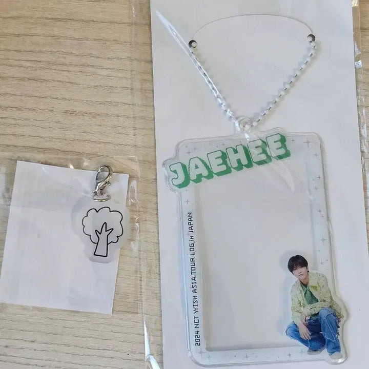 [BUNJANG] NCT WISH Jaehee Daeyoung Japan Login Tour Concert Random Gacha Photocard Holder / NCT WISH 재희 대영 일본 로그인투어콘서트팬미팅 랜덤가챠 포카홀더