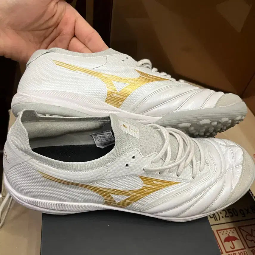 [BUNJANG] Mizuno Morelia Neo Sala Beta Japan TF Soccer Cleats (Size 270) / 모렐리아 네오 살라 베타 재팬 TF 270