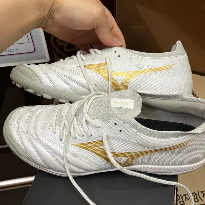 [BUNJANG] Mizuno Morelia Neo Sala Beta Japan TF Soccer Cleats (Size 270) / 모렐리아 네오 살라 베타 재팬 TF 270
