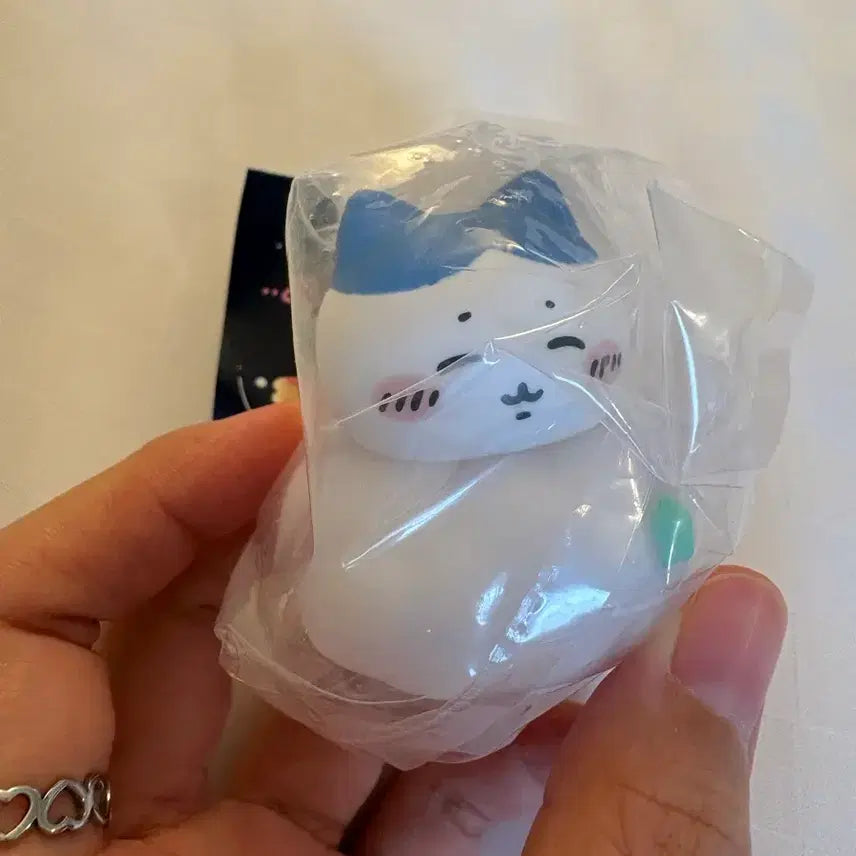 [BUNJANG] Chiikawa "Good Night" Cloud Light Gacha Figure - Hachiware / 미개봉) 치이카와 잘자요 구름 라이트 피규어 가챠 하치와레