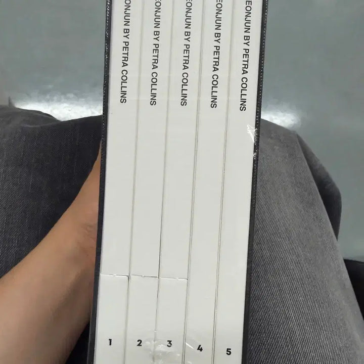 [SOLD OUT] 연준 by 페트라콜린스 사진전 미공개 포토 한정판 머치 세트