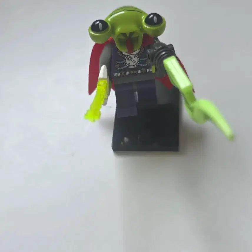 [BUNJANG] LEGO Alien Conquest Alien Minifigure with Weapon / 레고 에일리언 콘퀘스트 우주 외계인 미니피규어 (무기 포함) 판매합니다.