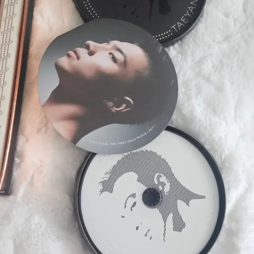 [BUNJANG] G-Dragon One of a Kind Taeyang Hot Album Bundle Set / 지디 원옵카 태양 HOT 앨범 일괄 판매