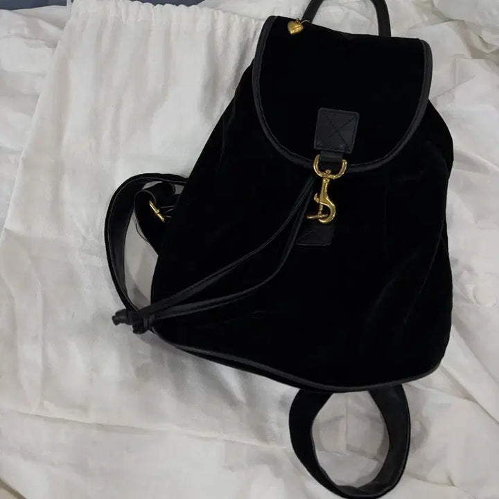 [BUNJANG] The Barnet Velvet Backpack - Black / 더바넷 벨벳 백팩-블랙