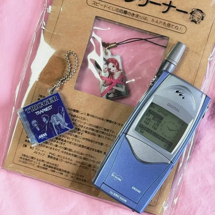 [SOLD OUT] [3set] 야자와 아이 나나 도코모 폴더폰 nana 핸드폰 모형폰 목업