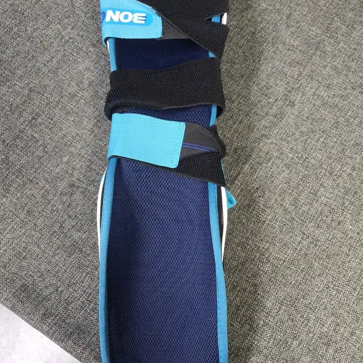 [BUNJANG] Ankle to Calf Leg Brace - Size Medium-Large / 본깁스 다리 보조기  A급  중~ 대