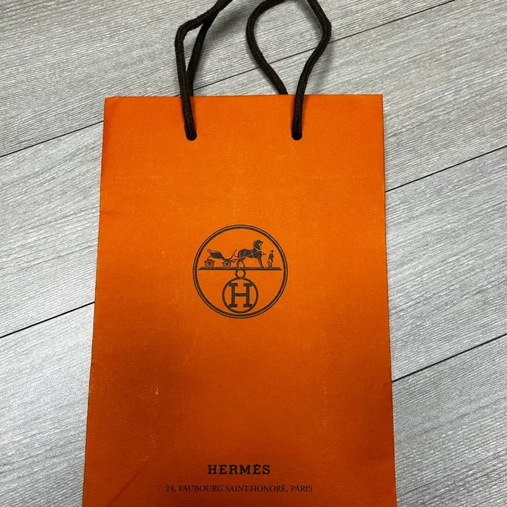 [SOLD OUT] 에르메스 Hermes 쇼핑백 판매합니다.