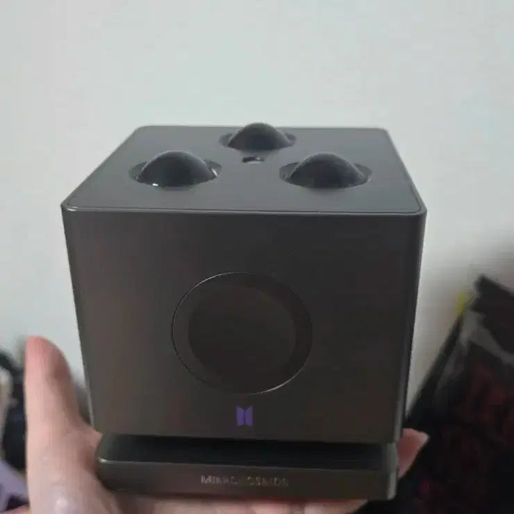 [BUNJANG] BTS Jungkook Mikrokosmos Bluetooth Mood Lamp / BTS 정국 제작 블루투스 무드등 Mikrokosmos Mood Lamp