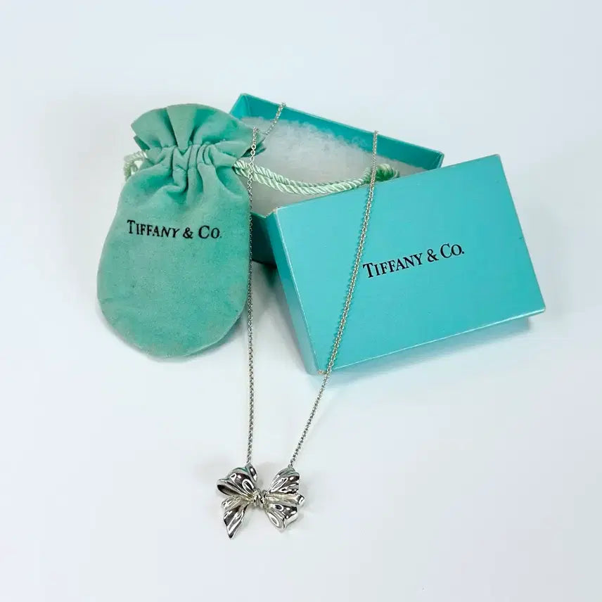 [SOLD OUT] [새상품급/풀구성] 티파니앤코 리본 보우 펜던트 실버 목걸이