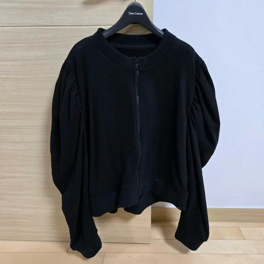 [BUNJANG] Rabbitti Shirring Zip-Up Black Size 38 / rabbitti 래비티 셔링 집업 블랙