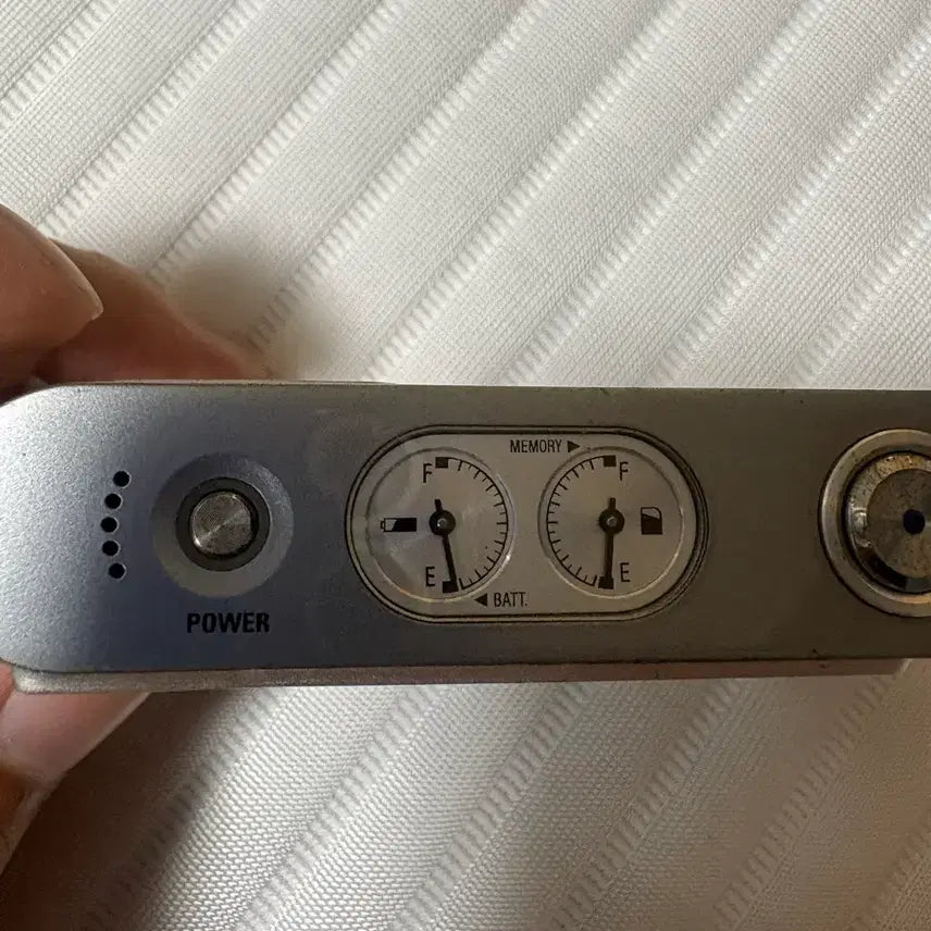 [BUNJANG] Samsung VLUU NV9 Silver Digital Camera / 삼성 VLUU NV9 실버디카