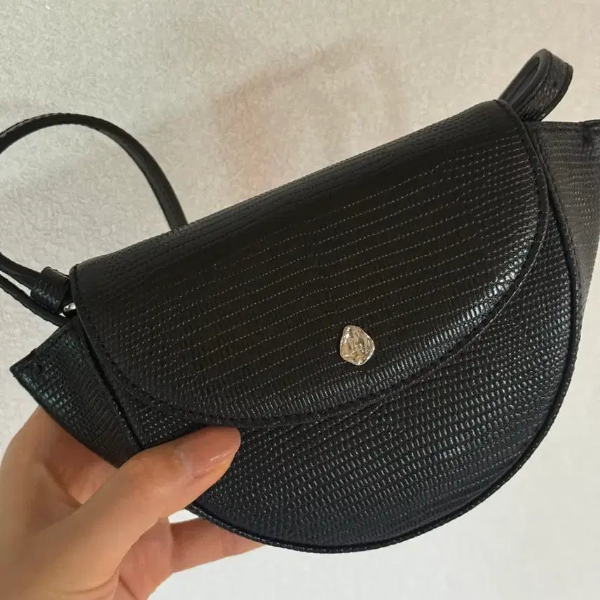 [SOLD OUT] 아비에무아 크로커 벨트백