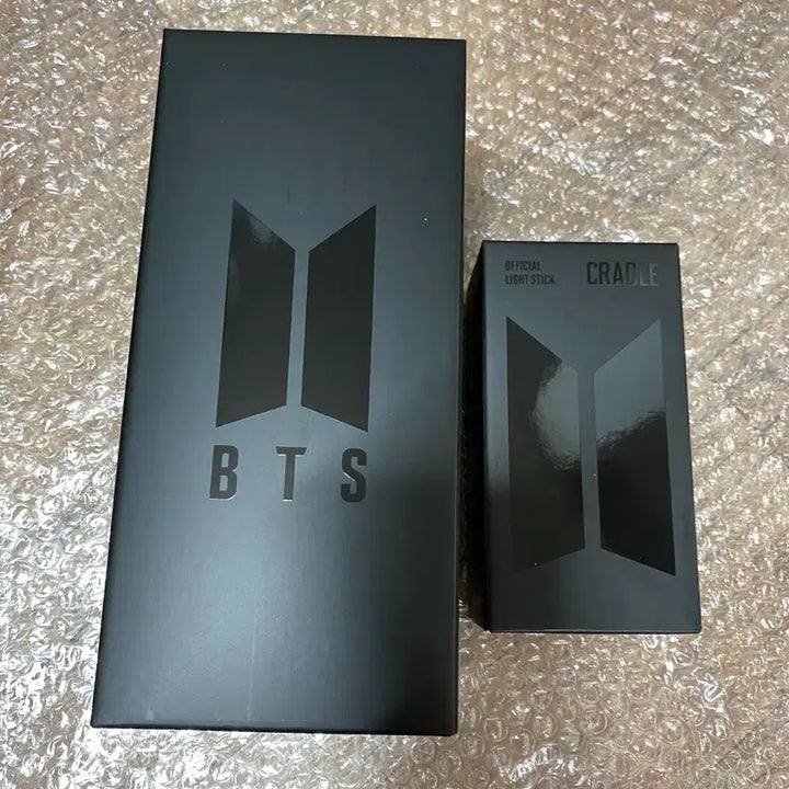 [BUNJANG] BTS Lightstick Ver.4 Bundle Set with Cradle / [미개봉일괄]방탄소년단 BTS 응원봉 크래들 아미밤4 lightstick