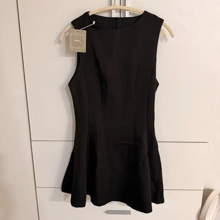 [BUNJANG] Black Sleeveless Flare Dress (M) / 새상품) 블랙 민소매 플레어 원피스 M