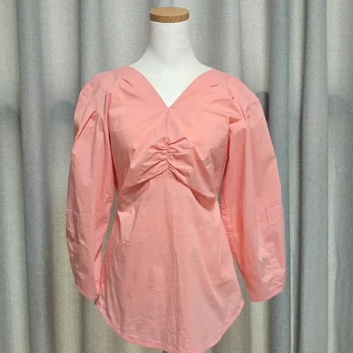 [BUNJANG] JUCY JUDY Peach V-Neck Puff Sleeve Blouse / 새상품) JUCY JUDY 쥬시쥬디 블라우스