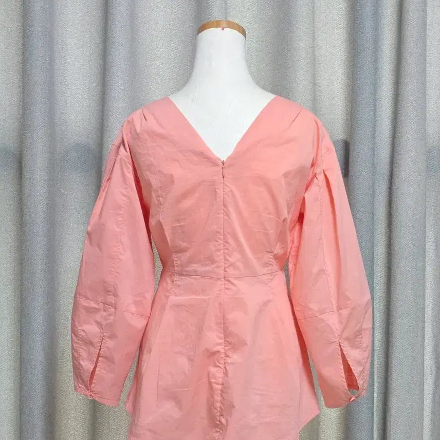 [BUNJANG] JUCY JUDY Peach V-Neck Puff Sleeve Blouse / 새상품) JUCY JUDY 쥬시쥬디 블라우스