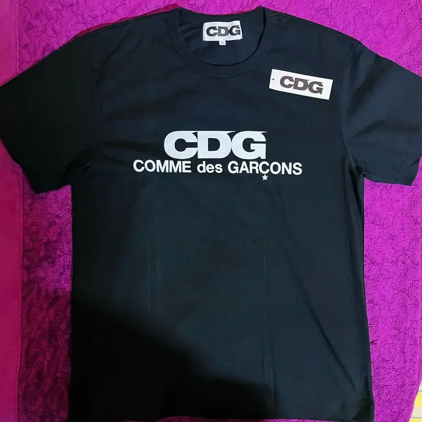 [SOLD OUT] CDG 꼼데가르송 로고 반팔 티셔츠 드립니다(새상품/정품)
