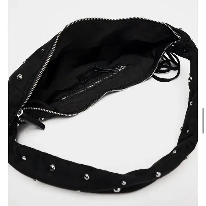 [BUNJANG] Zara Oval Studded Fringe Shoulder Bag / 자라 오벌 스터드 프린지 숄더 백