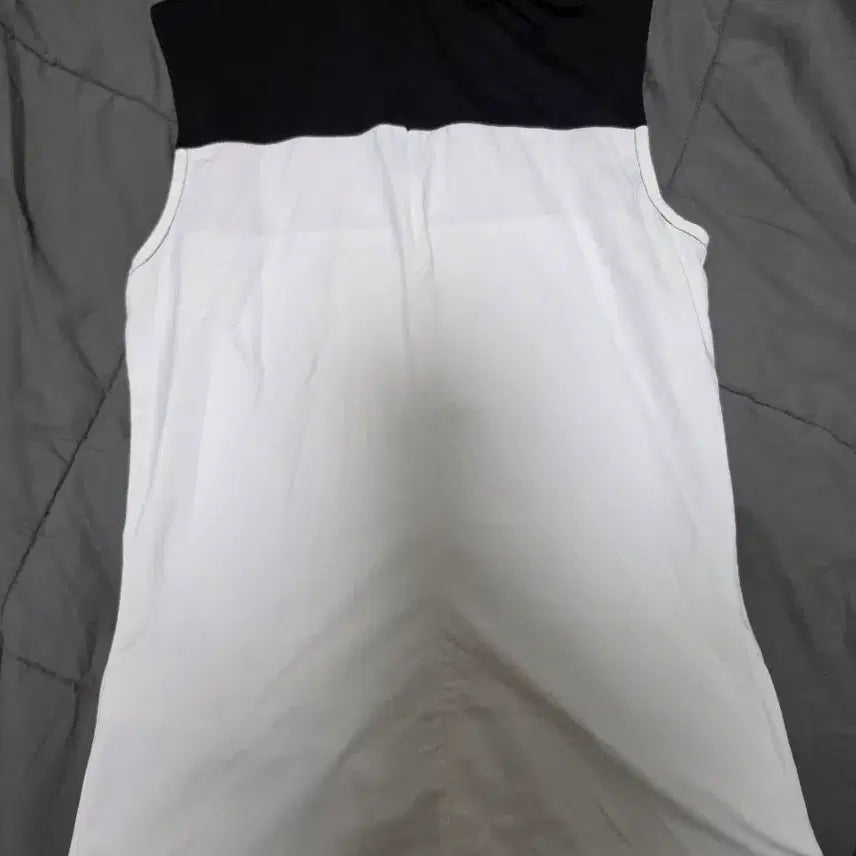 [BUNJANG] J.LINDEBERG Sleeveless Golf Wear Top / J.LINDEBERG 민소매 골프웨어 블랙/핑크/화이트