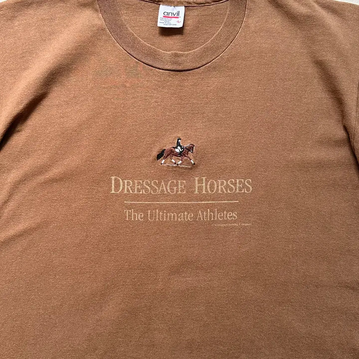 [BUNJANG] Anvil 90s USA Single Stitch Dressage Horses Embroidered T-Shirt L / anvil 90s USA 브라운 티셔츠 L
