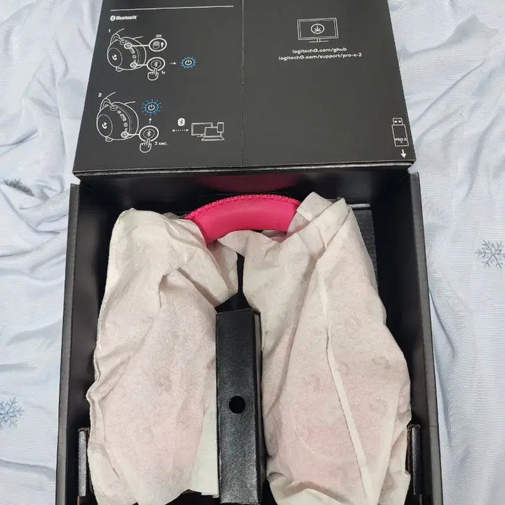 [BUNJANG] Logitech PRO X 2 LIGHTSPEED Headset Pink + Pouch, Velvet Earcup Set / 로지텍 PRO X 2 LIGHTSPEED 헤드셋 핑크 + 파우치, 벨벳