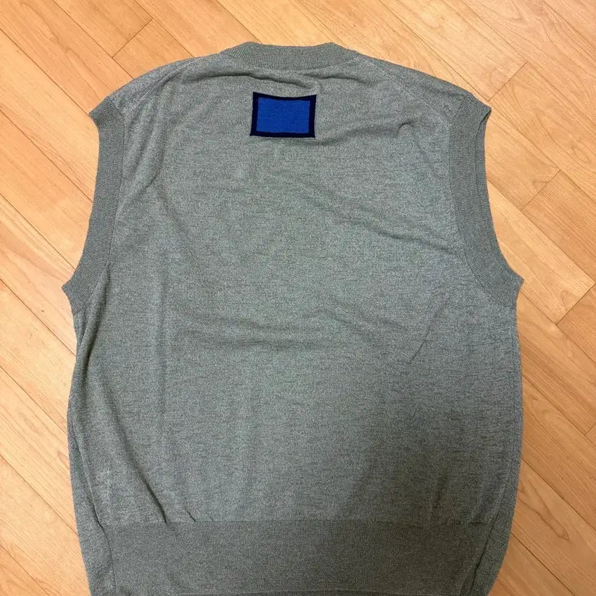 [BUNJANG] Document Logo Vest Khaki L / 도큐먼트 로고 베스트 카키 L사이즈 판매