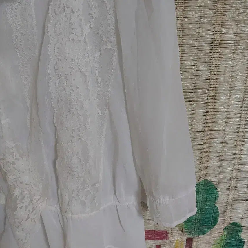 [BUNJANG] Adelia Vintage Lace Blouse White / 아델리아 빈티지 레이스 블라우스 화이트