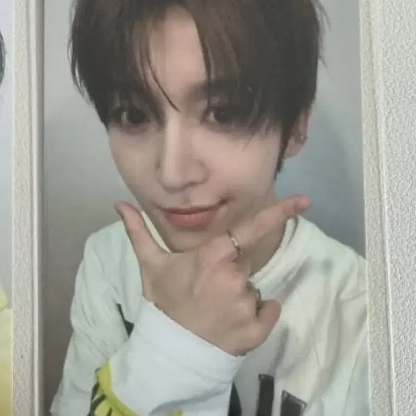 [BUNJANG] Kickflip Donghyeon Lucky Draw Photocard / 킥플립 동현 미니 4집 위드뮤 영통 특전 포카 미공포
