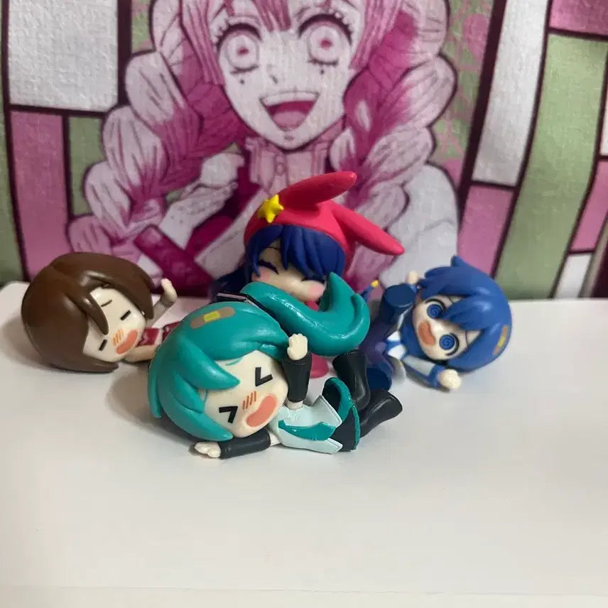 [BUNJANG] Vocaloid Kaito, Meiko, Miku Figure Set / 보컬로이드 카이토 메이코 미쿠 최애아이 가챠
