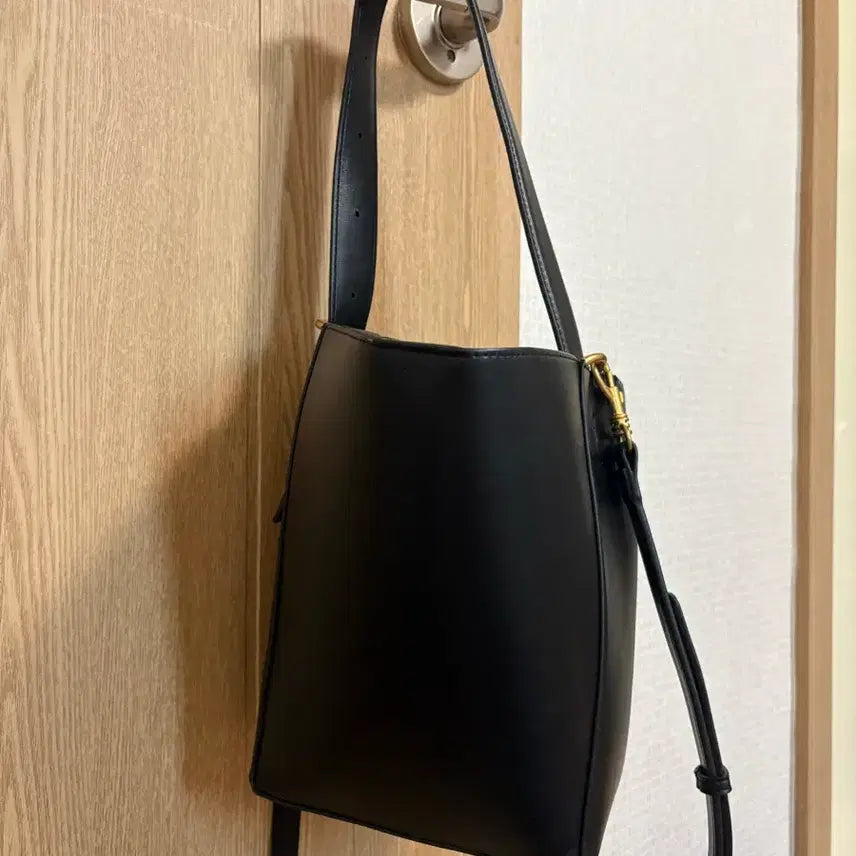 [BUNJANG] Zara Two-in-One Tote Shoulder Bag with Pouch - Size M / 자라(zara) 가방