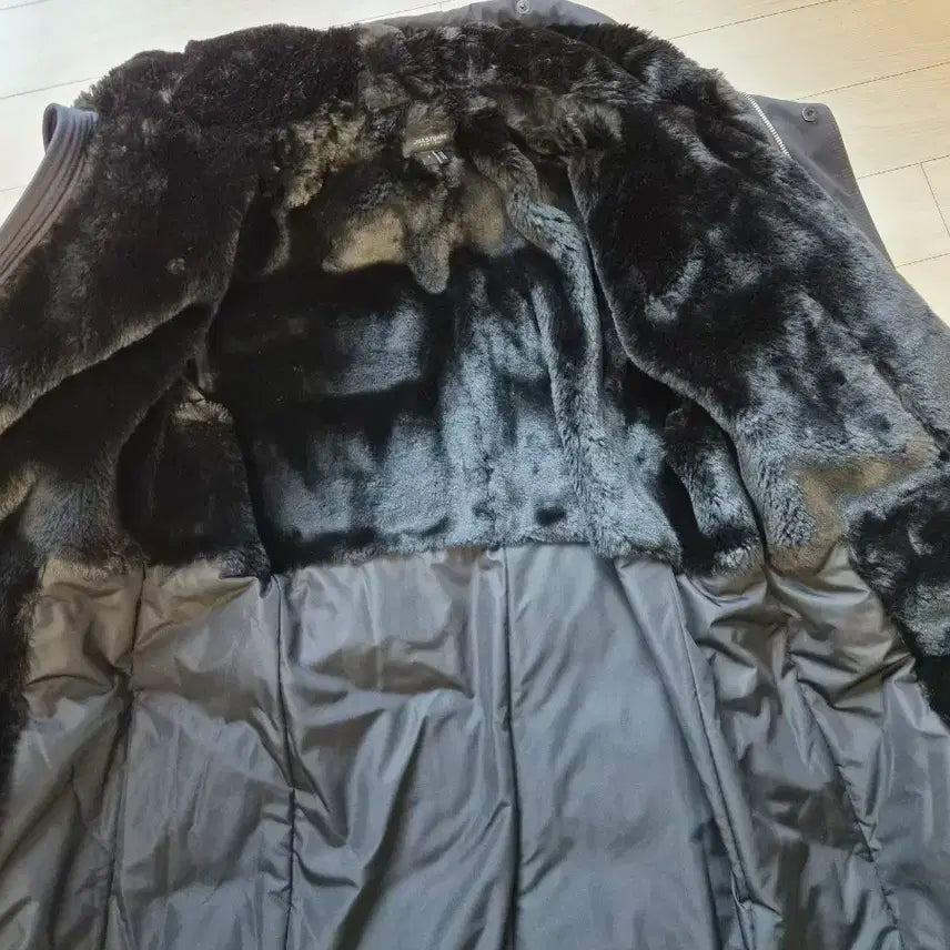 [BUNJANG] Jill Stuart New York Black Fur Hood Long Padding 95 / 질스튜어트 뉴욕 블랙 퍼 후드 롱패딩 95