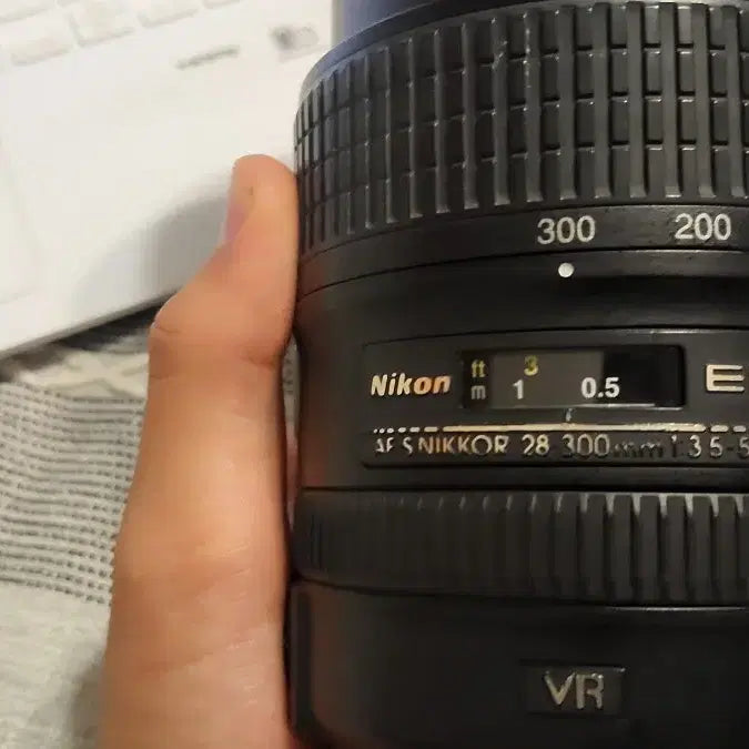 [SOLD OUT] 니콘 렌즈 AF-S 28-300mm(교환 밑 판매)