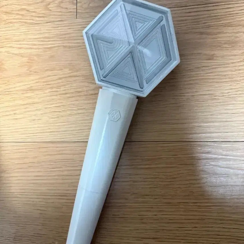 [BUNJANG] EXO EXO-L Bong Lightstick with Kyungsoo Keychain / 에리디봉 또리디봉