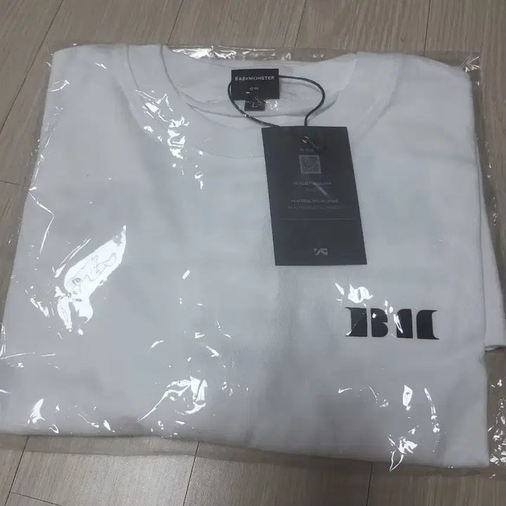[SOLD OUT] 베이비몬스터 로고 반팔 티셔츠 화이트 L 팝니다