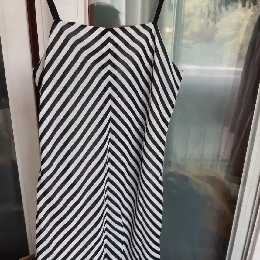 [BUNJANG] Black White Stripe Sleeveless Top Dress / 블랙 화이트 스트라이프 민소매 탑 원피스