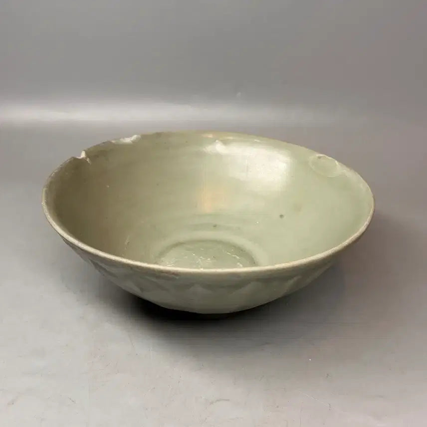 [BUNJANG] Celadon Porcelain Embossed Lotus Flower Vase / 청자 양각 연화문 완