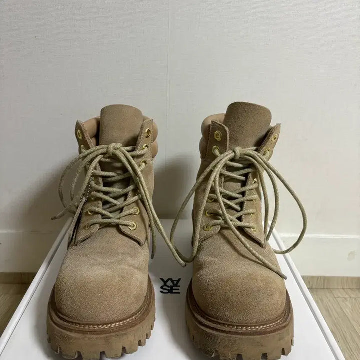 [BUNJANG] YASE Commando Sole Suede Boots Sand / 야세 YASE  6.5cm 1990 코만도솔 스웨이드 부츠 샌드