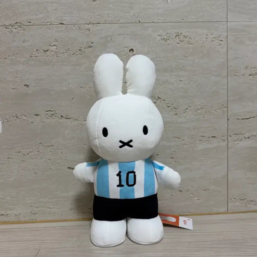 [BUNJANG] Miffy Argentina World Cup Uniform Plush Doll (Medium) / 미피 축구 월드컵 아르헨티나 유니폼 중형 인형