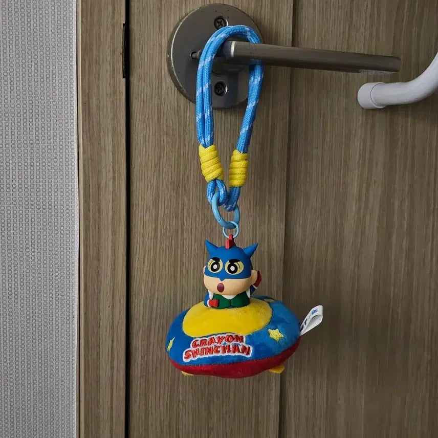 [BUNJANG] Crayon Shin-chan Action Mask Figure &amp; Spaceship Plush Keychain / 짱구 피규어 인형 판매