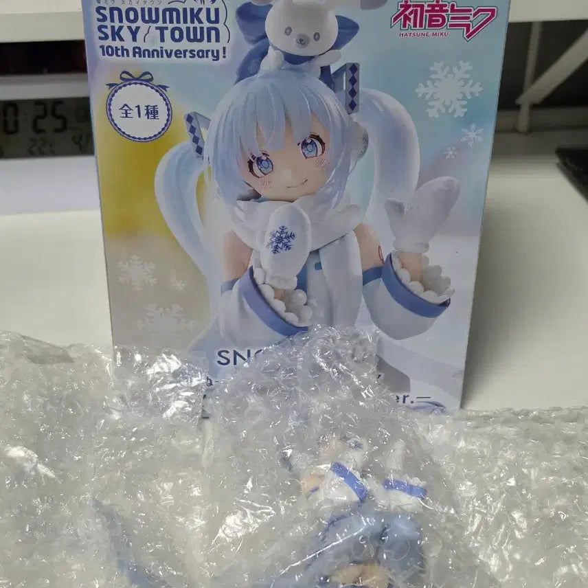 [BUNJANG] Hatsune Miku Yukimiku Sky Town 10th Anniversary Noodle Stopper Figure / 하츠네 미쿠 유키미쿠 스카이타운 10주년 누들스토퍼