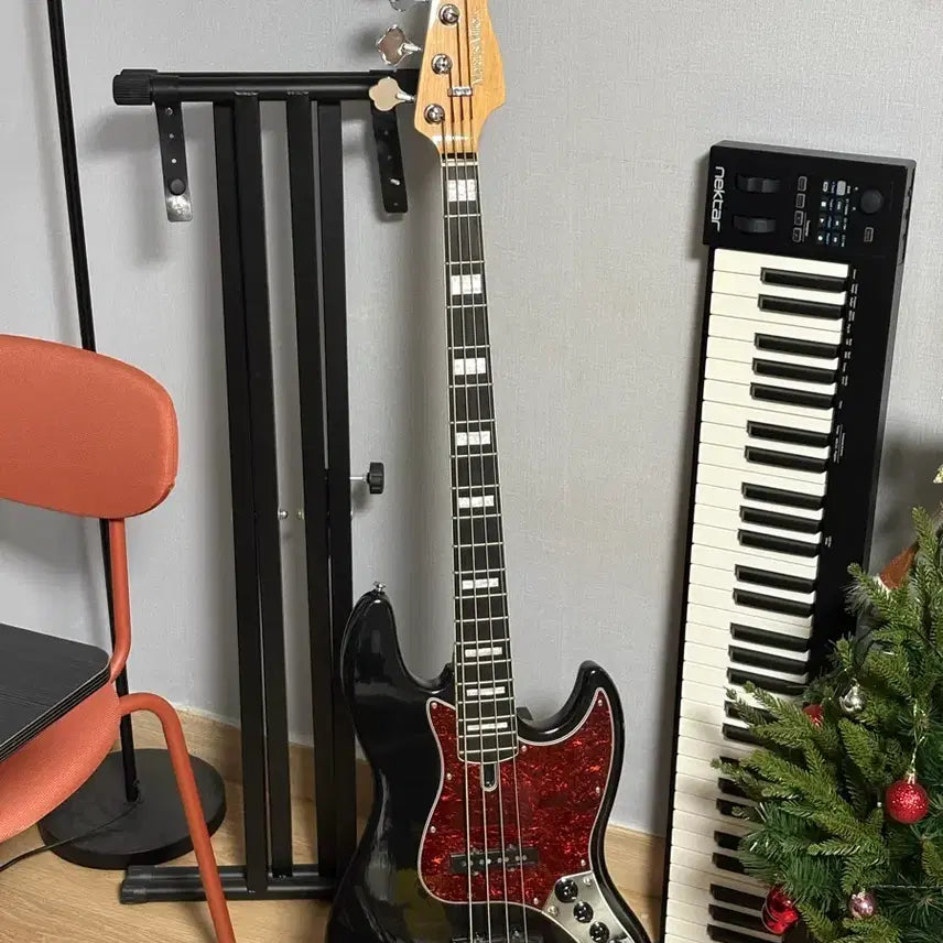 [BUNJANG] Sire Marcus Miller V7 4ST Alder/Rosewood 1st Gen Electric Bass Guitar / 사이어 V7 베이스 기타