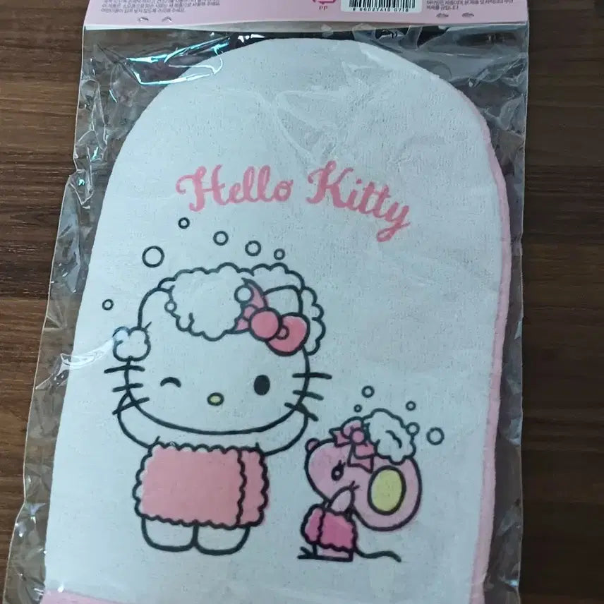 [BUNJANG] Hello Kitty Cleansing Shower Glove / 헬로키티 클렌징 사워 글러브