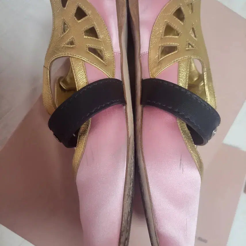 [BUNJANG] Miu Miu Pink Mary Jane Ballerina Flats - Size 36.5 / 정품)급처2번정도신은상태좋음!미우미우 핑크 메리제인 발레리나 플랫슈즈