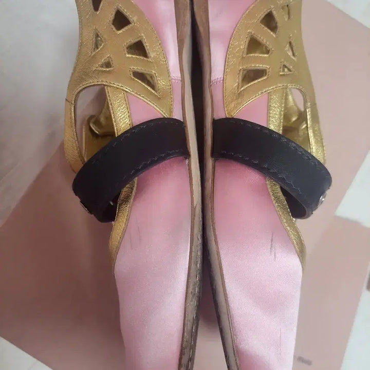 [BUNJANG] Miu Miu Pink Mary Jane Ballerina Flats - Size 36.5 / 정품)급처2번정도신은상태좋음!미우미우 핑크 메리제인 발레리나 플랫슈즈