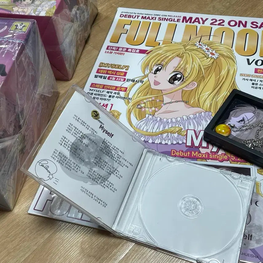 [BUNJANG] Moonlight Angel Full Moon Music Box, Poster, Necklace Bundle Set (Sealed) / 미개봉 달빛천사 오르골 풀문 포스터 목걸이 일괄판매