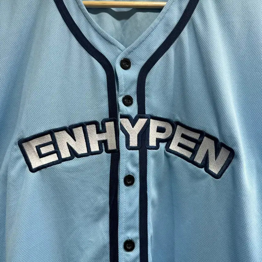 [BUNJANG] Enhypen Baseball Jersey Uniform Official Goods Sky Blue Free Size / 엔하이픈 ENHYPEN 베이스볼 저지 유니폼 FREE 하늘색 공식 굿즈