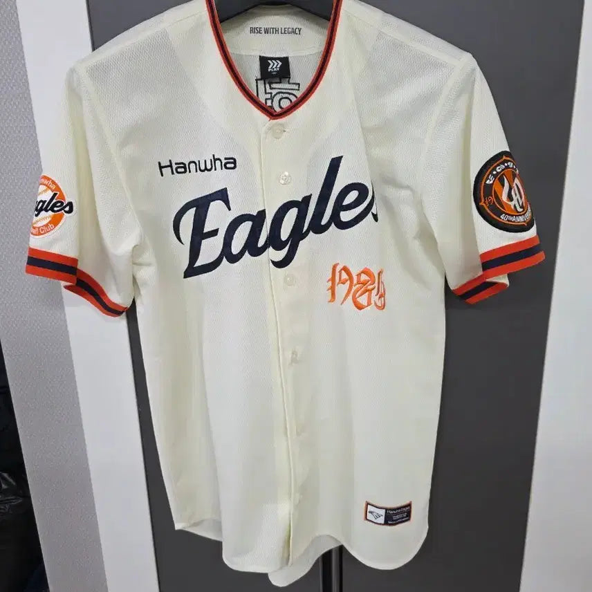 [BUNJANG] Hanwha Eagles Legacy 40th Anniversary Ryu Hyun-jin Jersey - Size M / 한화이글스 유니폼 레거시 40주년 m사이즈 류현진 마킹